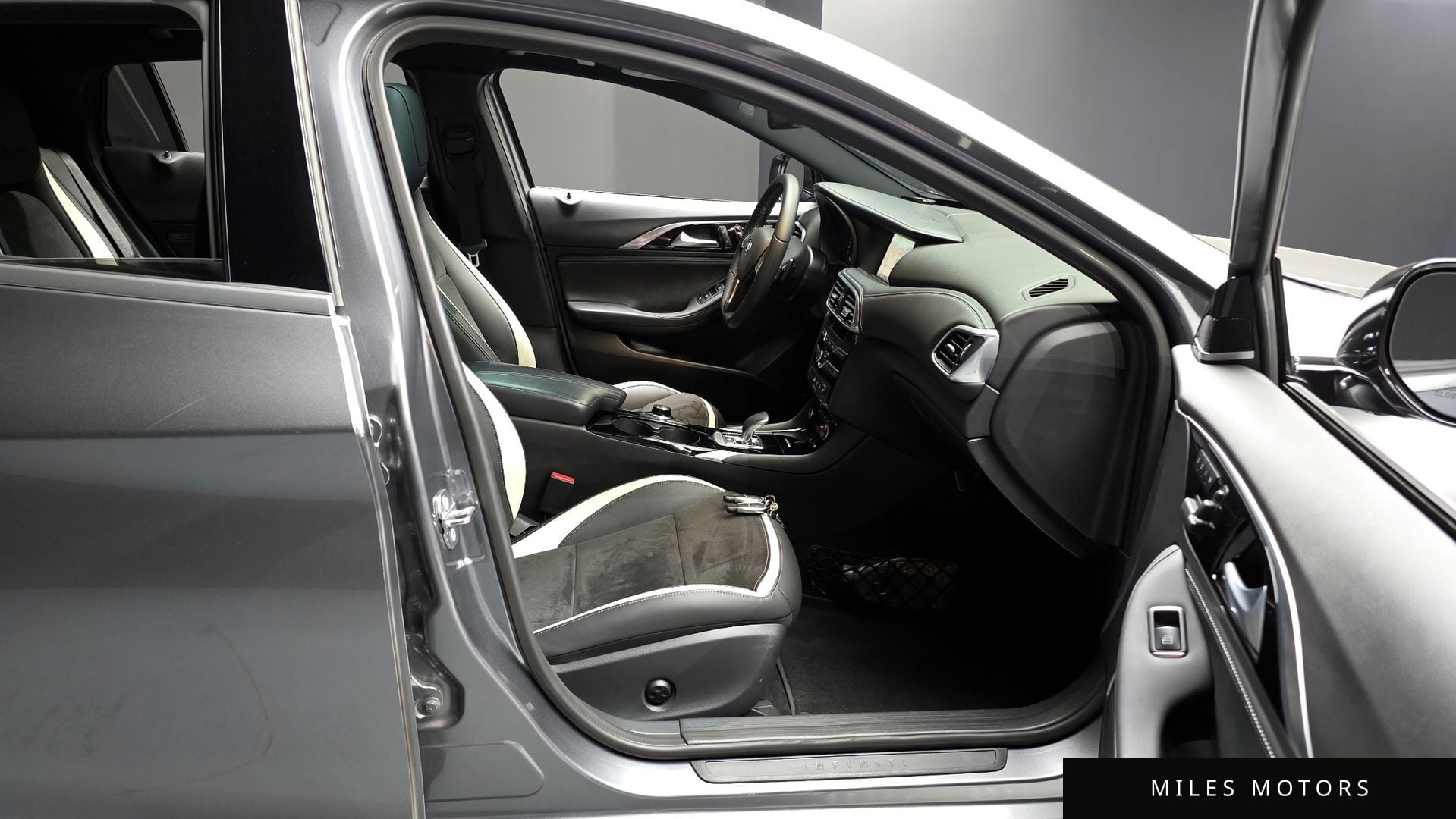 Infiniti Q30 2019 — миниатюра 10