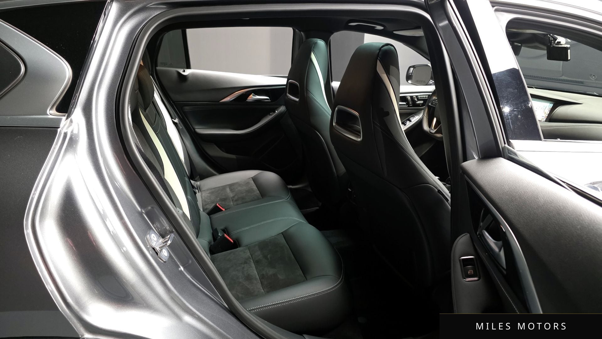 Infiniti Q30 2019 — миниатюра 12