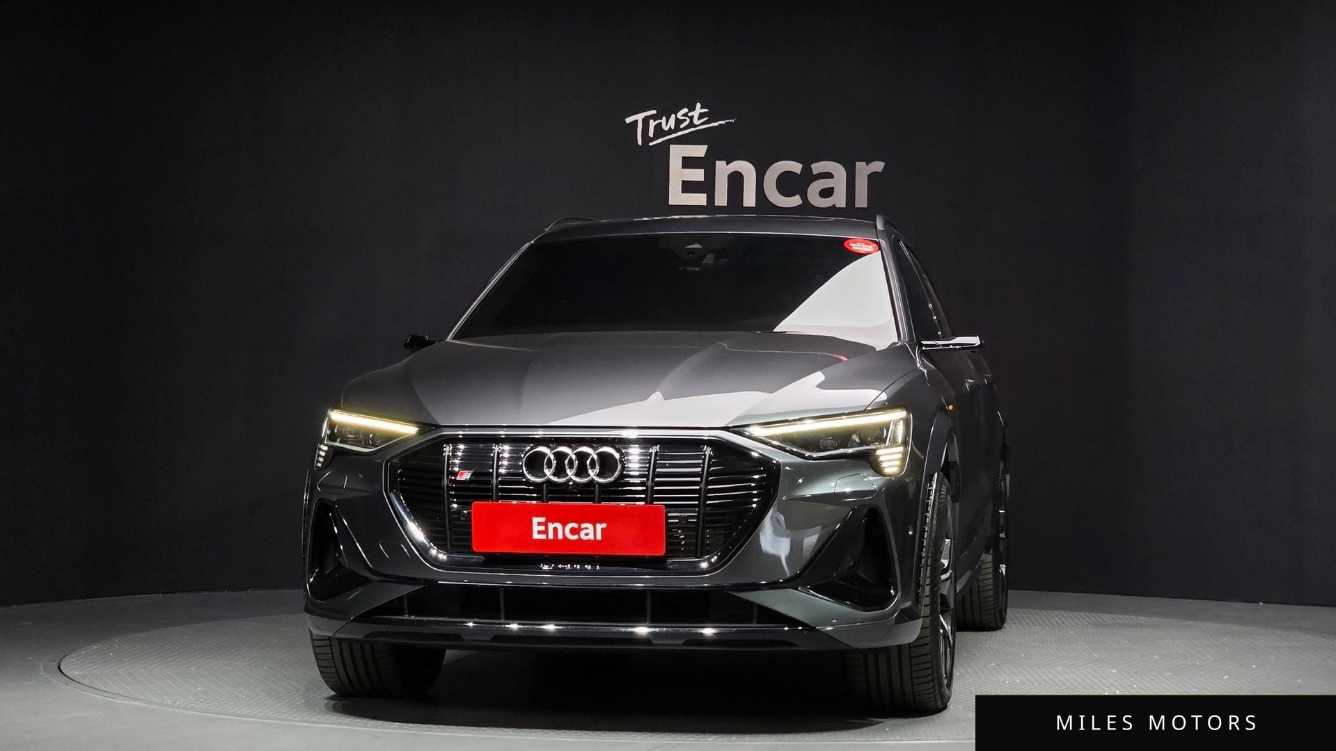 Audi e-tron 2023 — миниатюра 3