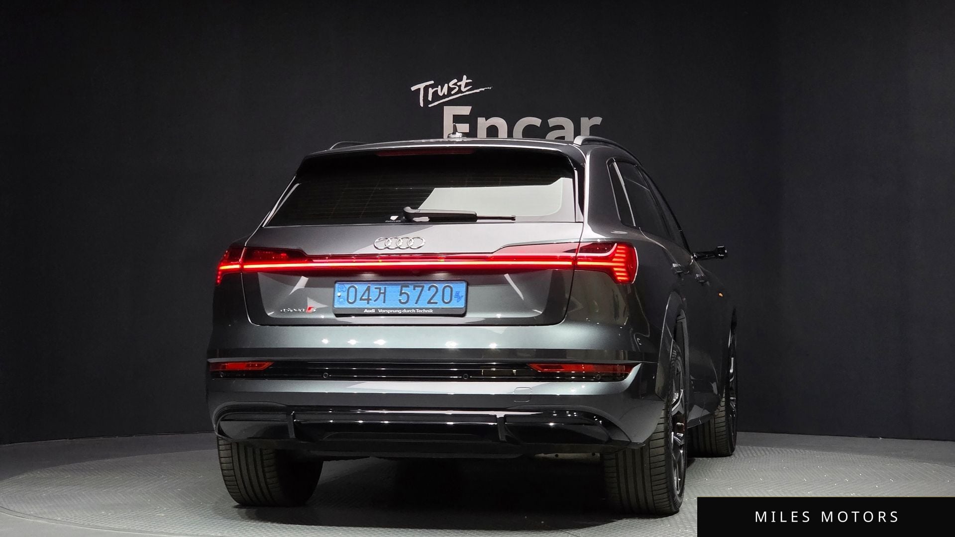 Audi e-tron 2023 — миниатюра 4