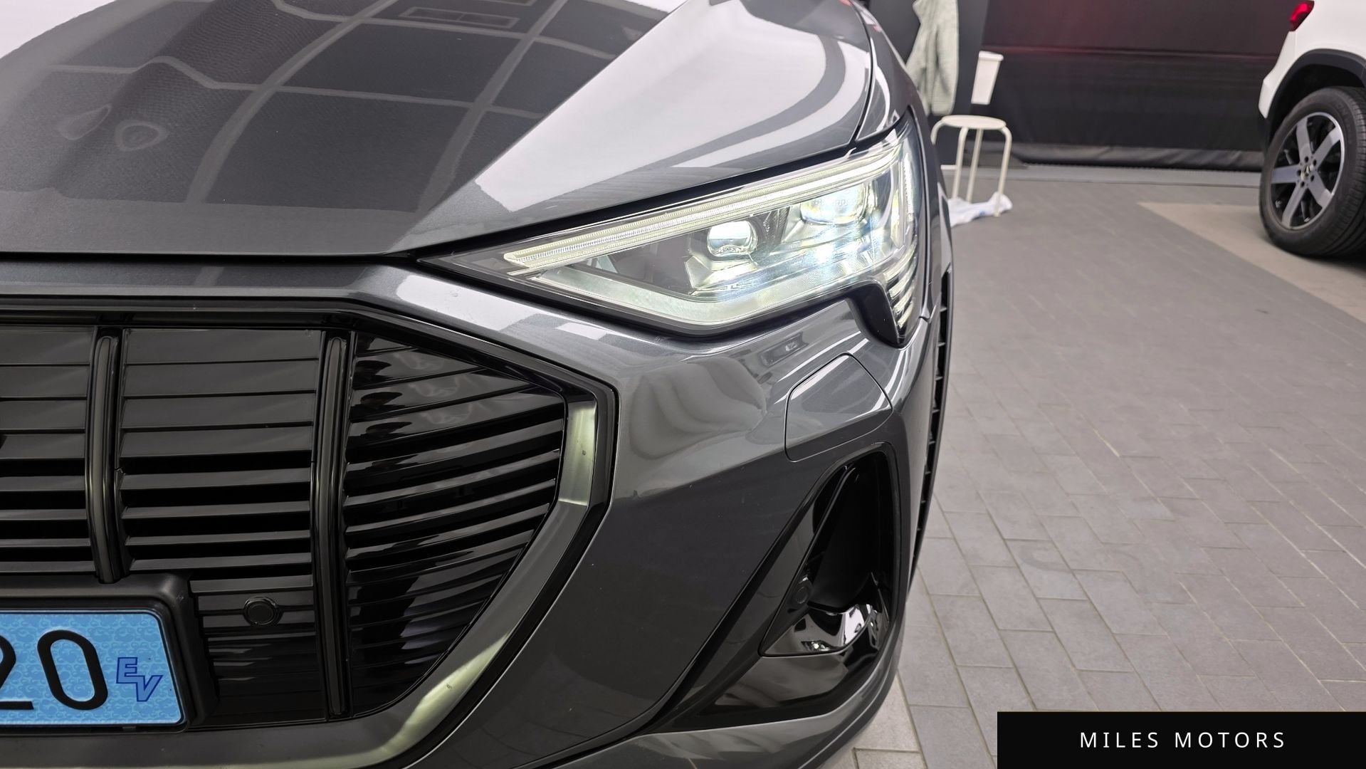 Audi e-tron 2023 — миниатюра 8