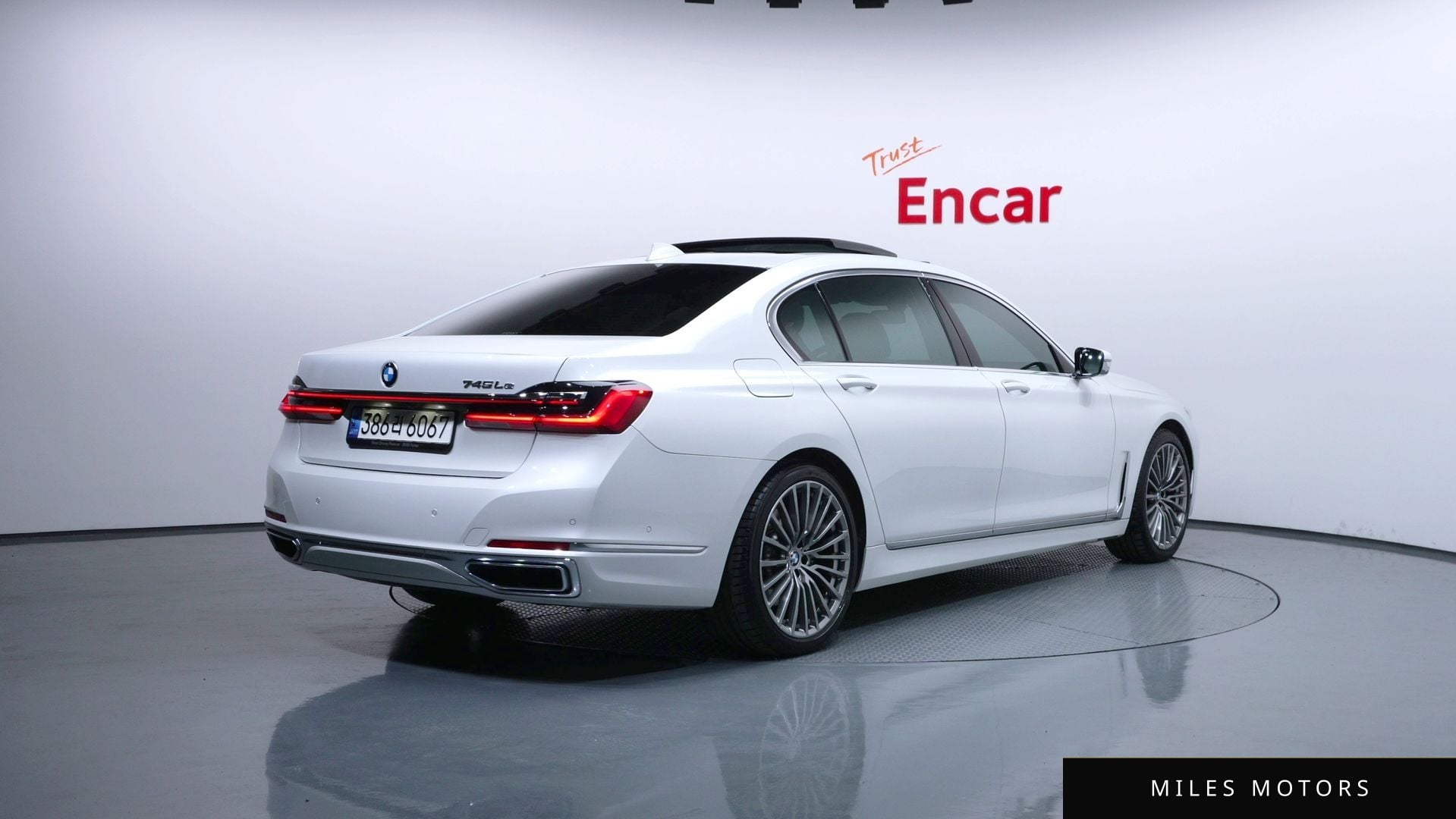 BMW 7 Series (G11) 2021 — миниатюра 2
