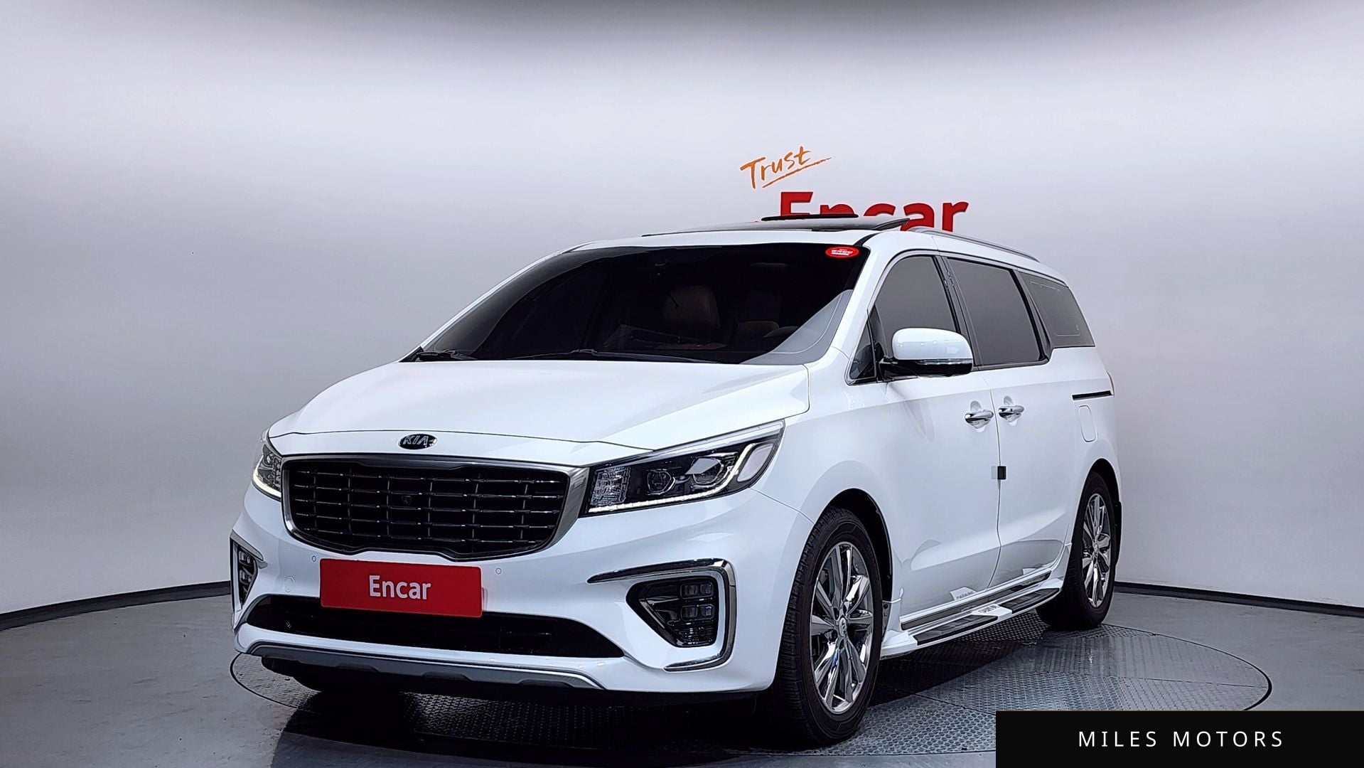 Kia Canival 2019 — фото 1 из 12