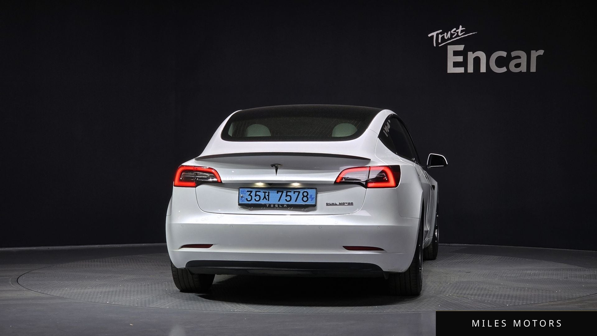Tesla Model 3 2020 — миниатюра 4