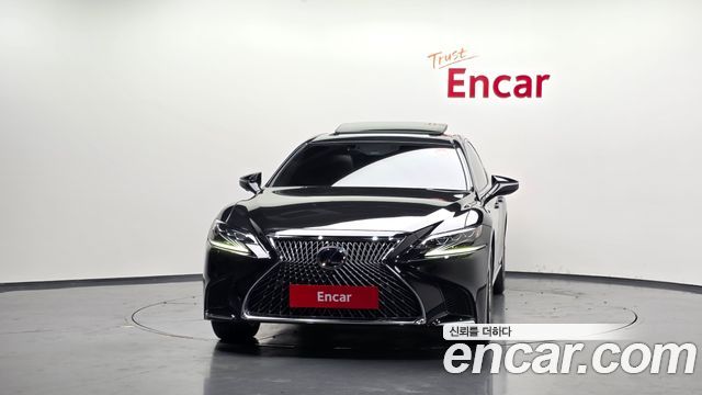 Лексус LS500h 2018 — миниатюра 3