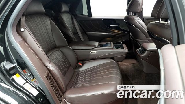 Лексус LS500h 2018 — миниатюра 12