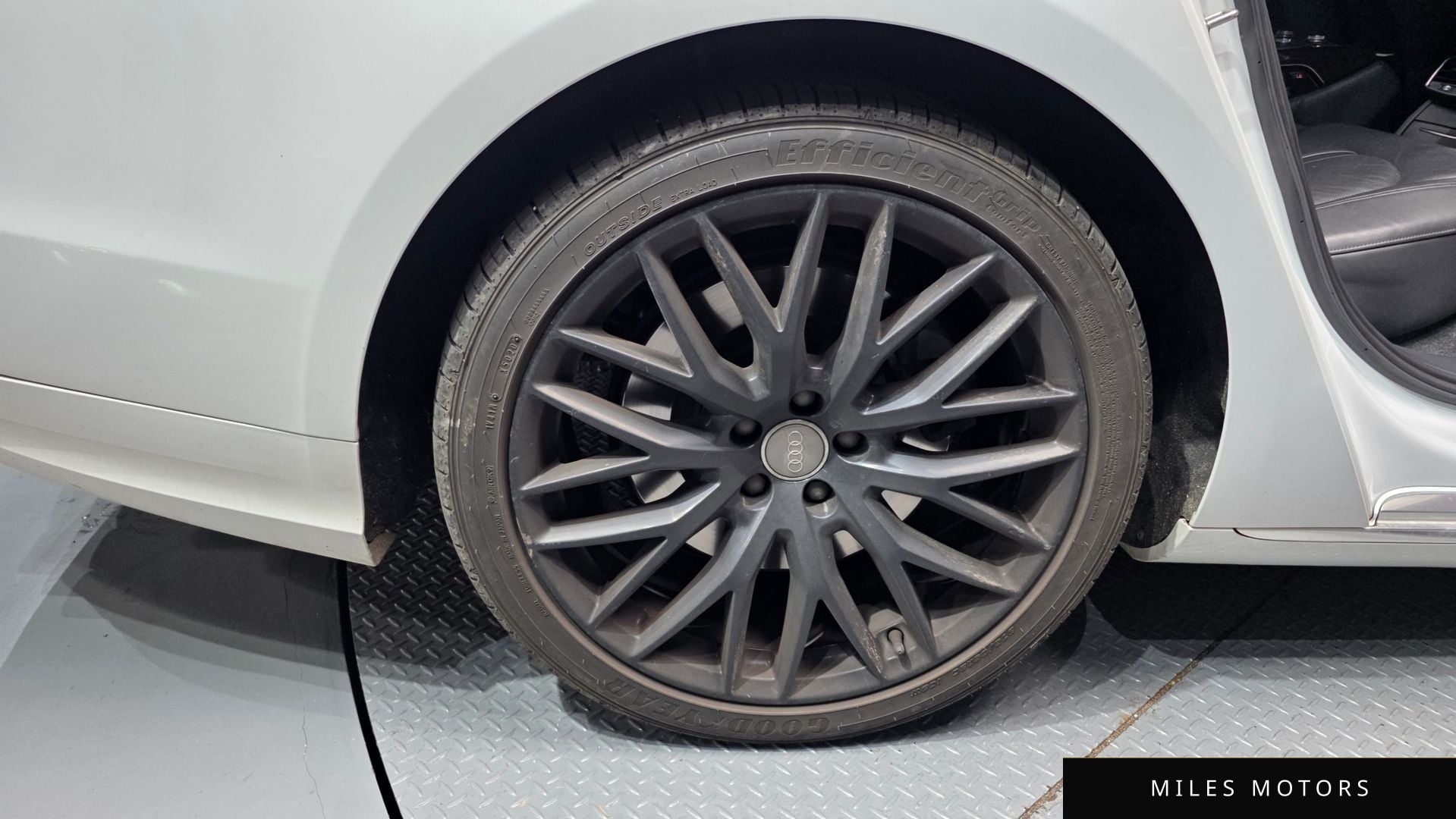 Audi A8 2015 — миниатюра 5