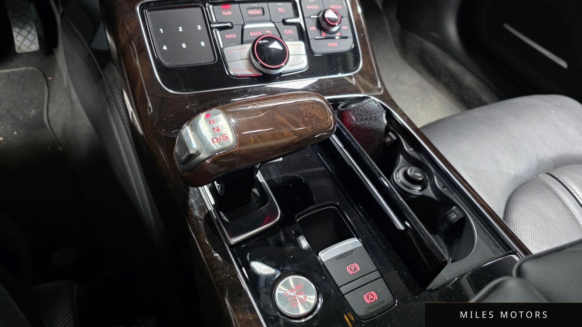 Audi A8 2015 — миниатюра 9