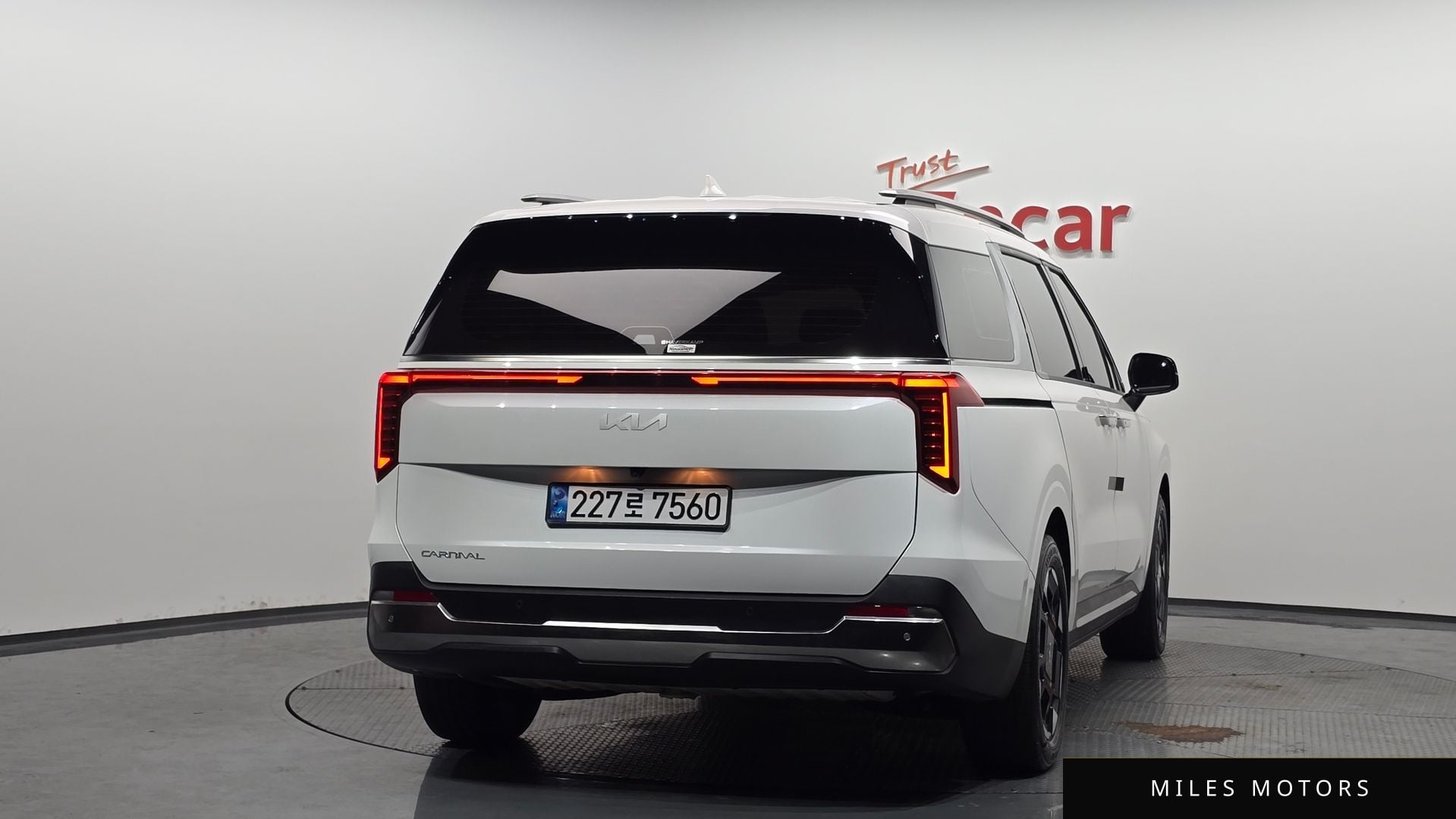 Kia Canival 2025 — миниатюра 3
