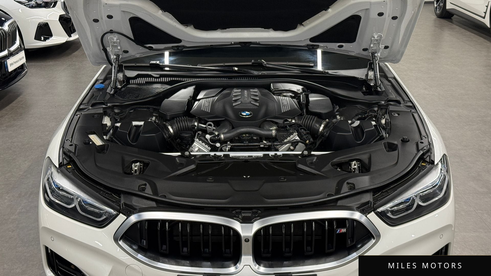 BMW 8 Series (G15) 2024 — миниатюра 6