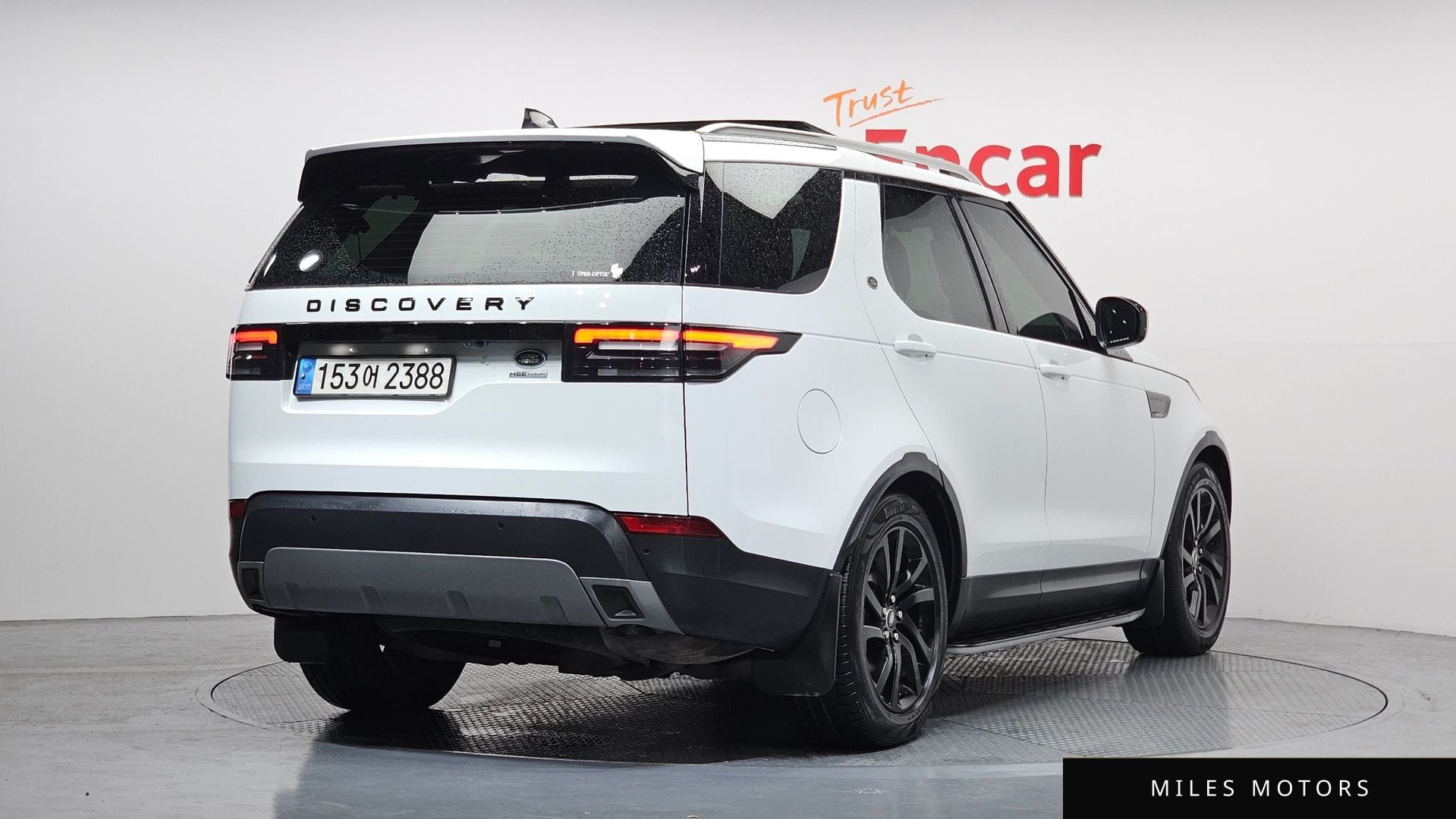 Land Rover Discovery 2018 — миниатюра 2