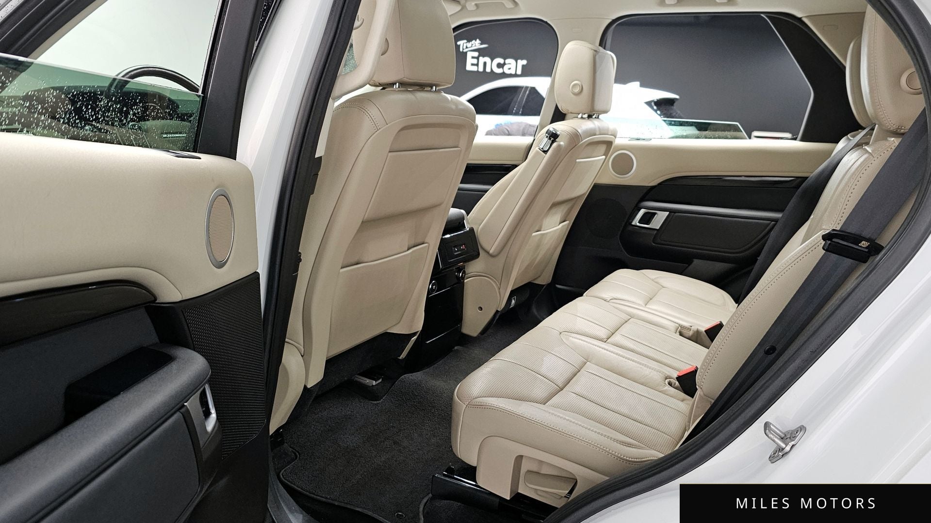 Land Rover Discovery 2018 — миниатюра 11