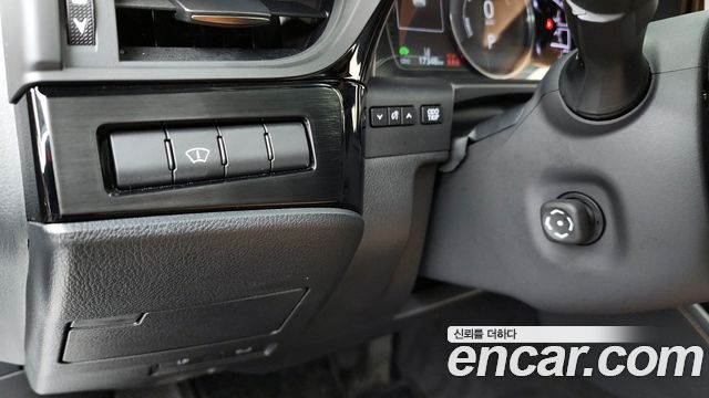 Лексус ES300h 2023 — миниатюра 22