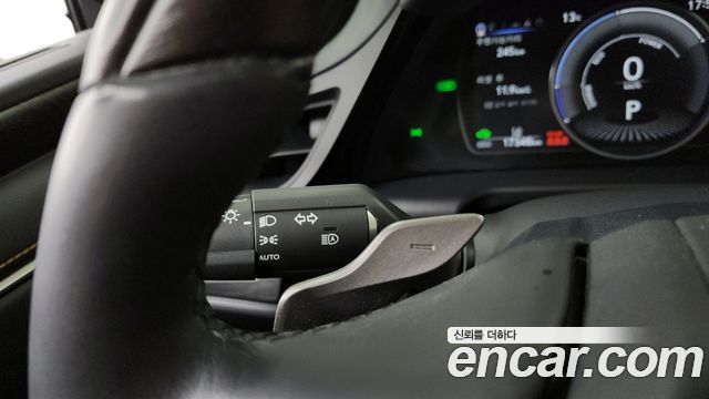 Лексус ES300h 2023 — миниатюра 28
