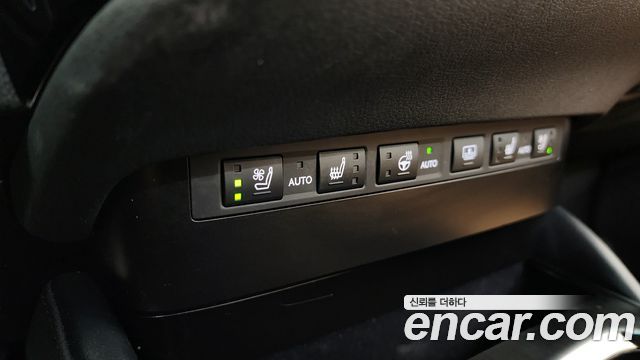 Лексус ES300h 2023 — миниатюра 37
