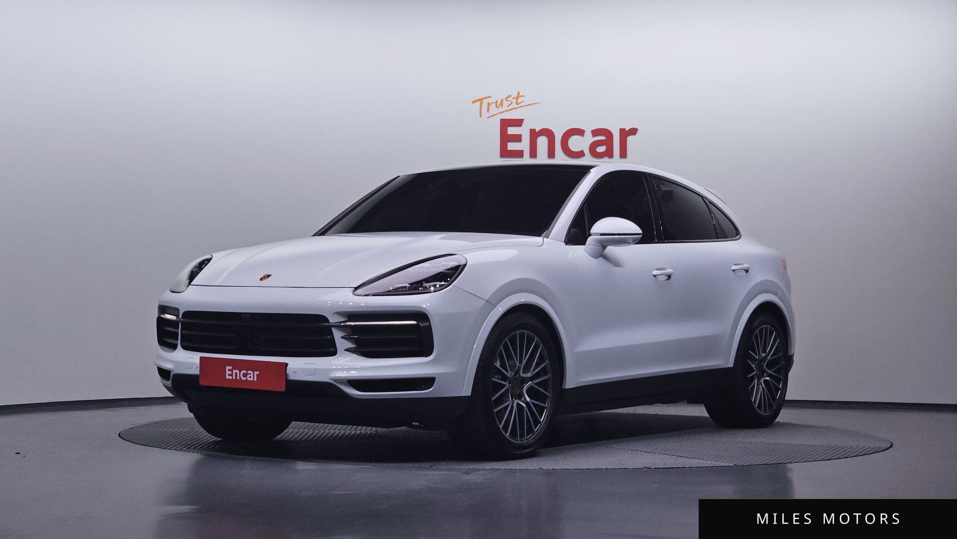 Porsche Cayenne 2023 — фото 1 из 12