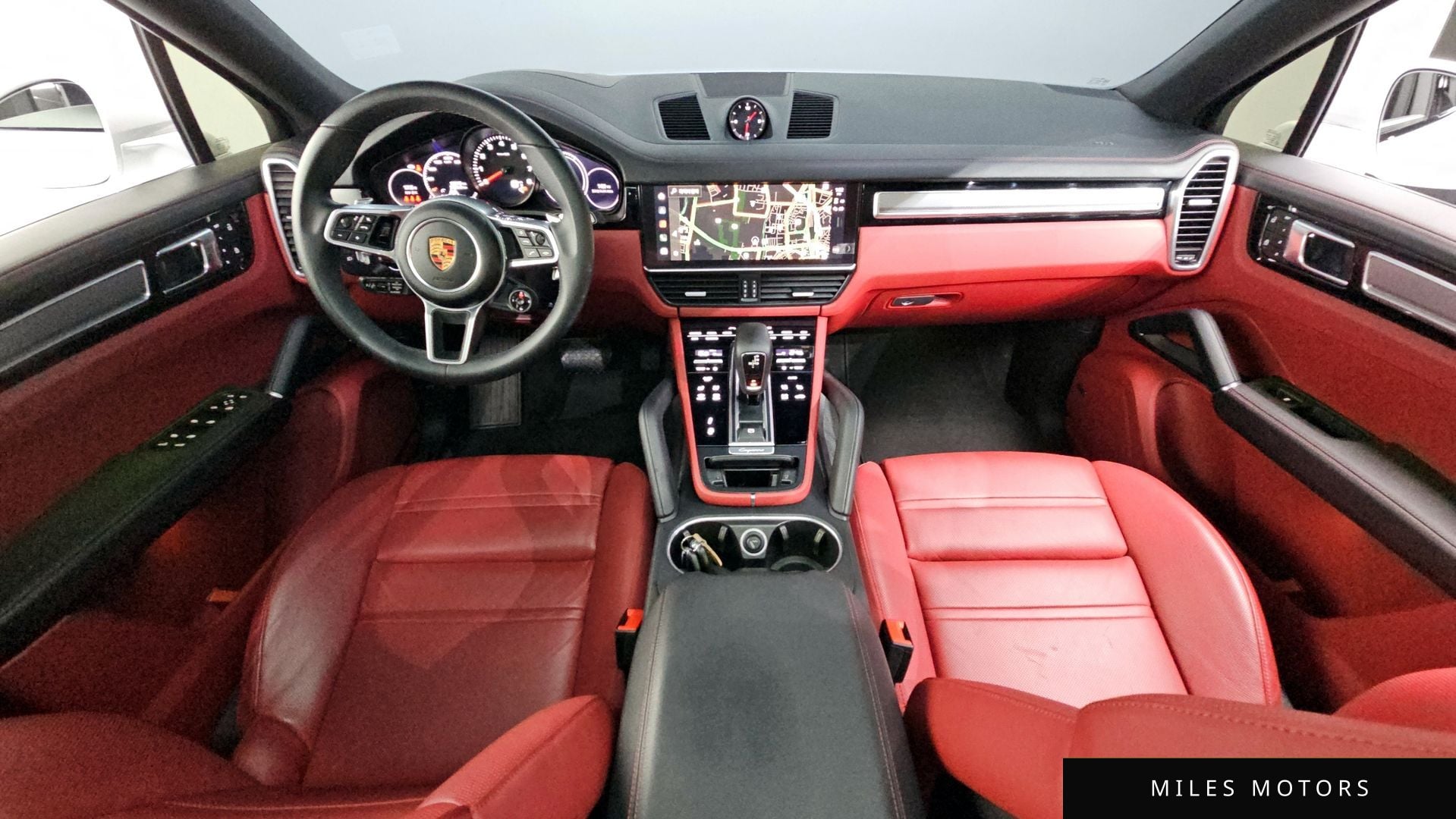 Porsche Cayenne 2023 — миниатюра 7