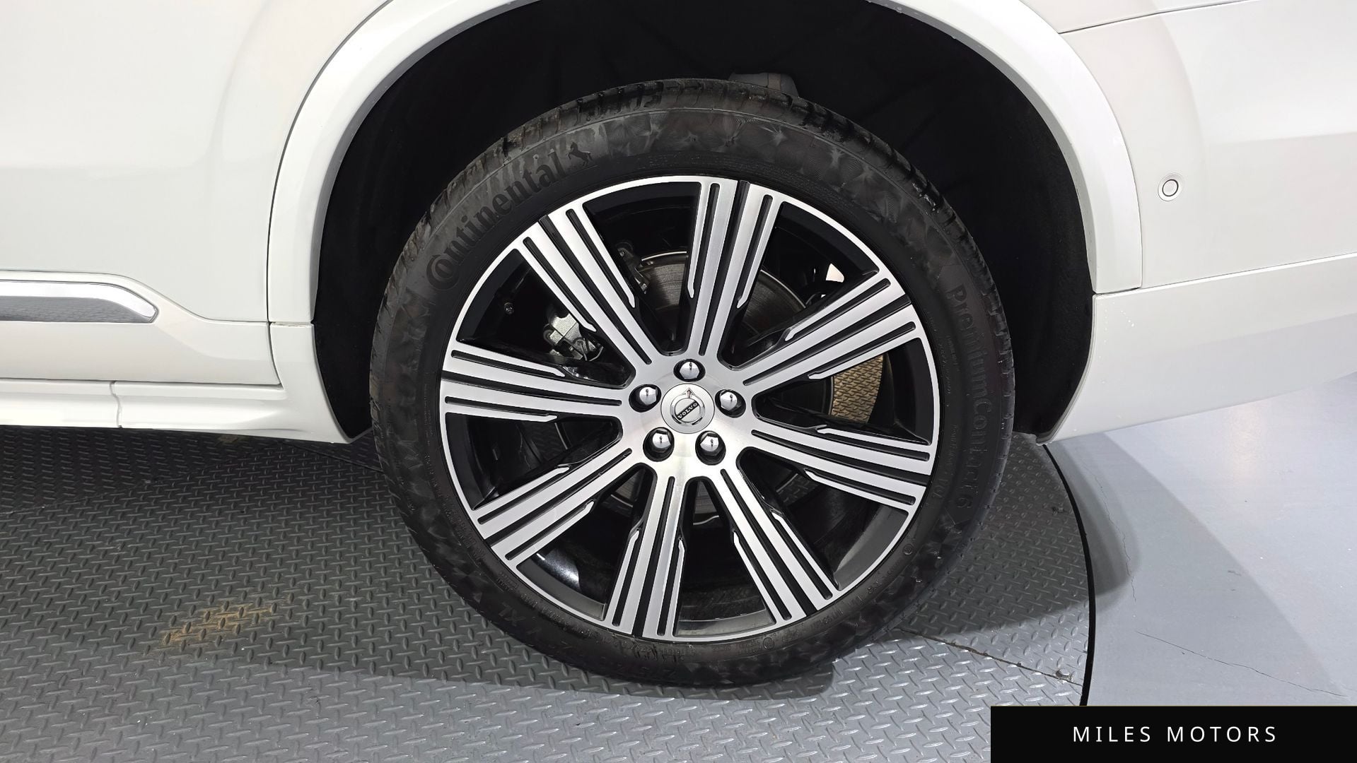 Volvo XC90 2025 — миниатюра 7