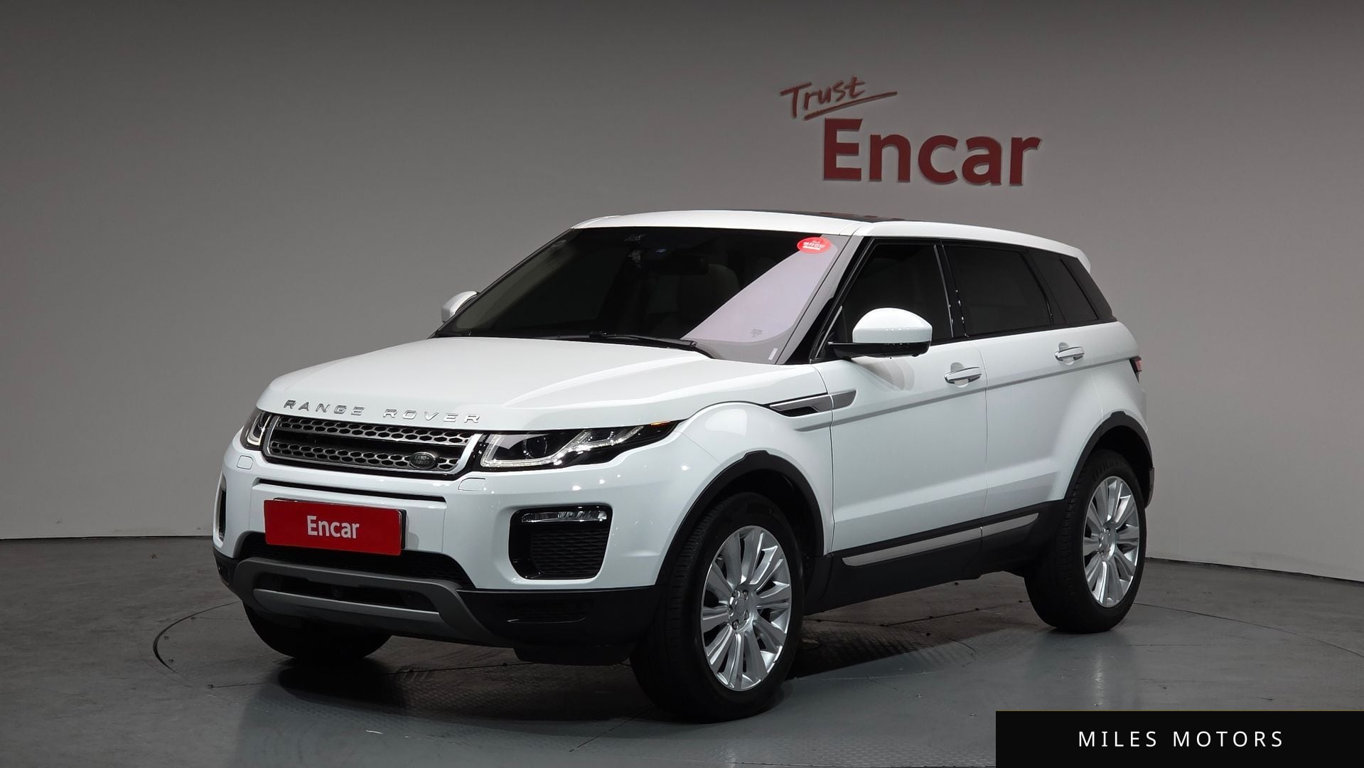 Land Rover Range Rover Evoque 2019 — фото 1 из 12