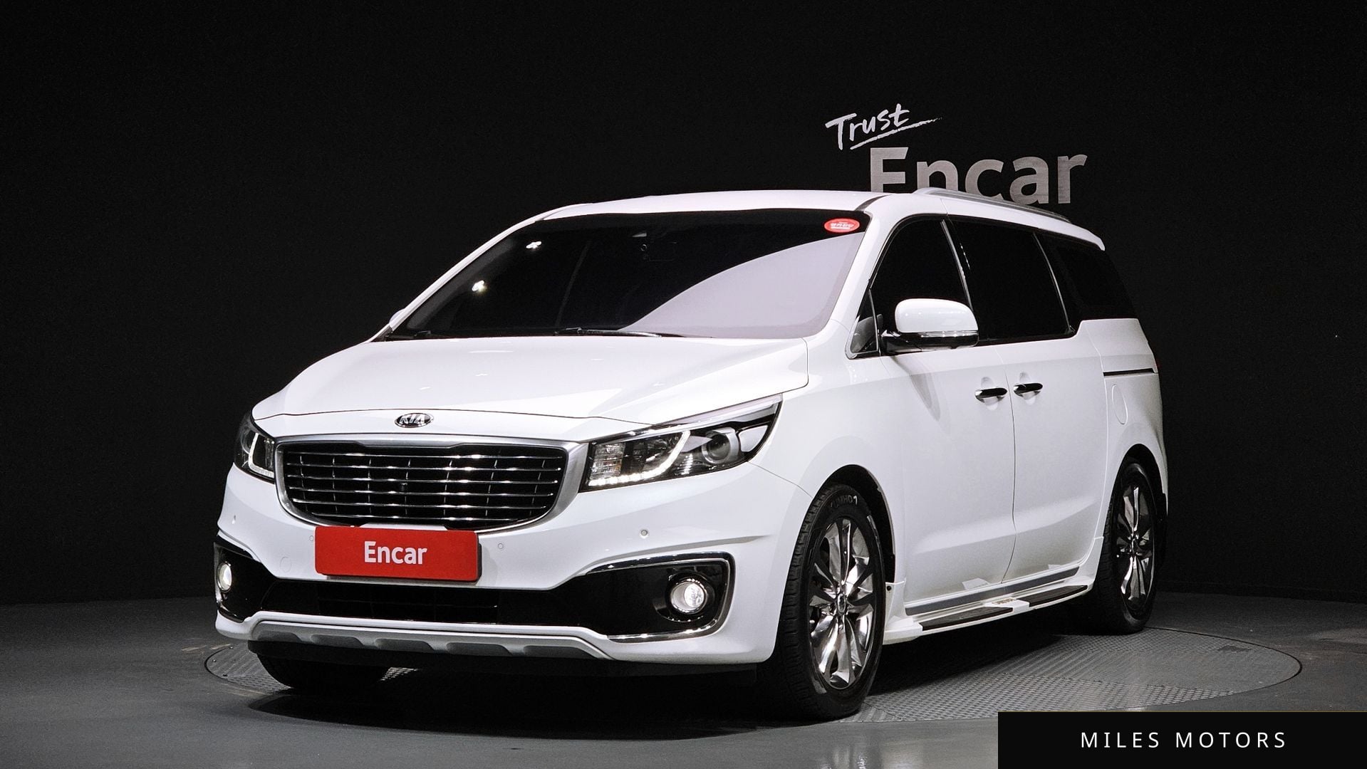 Kia Canival 2017 — фото 1 из 12
