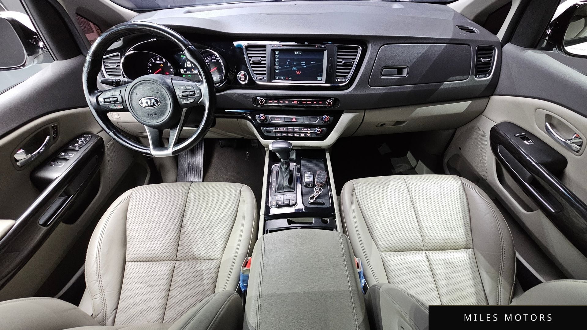 Kia Canival 2017 — миниатюра 10