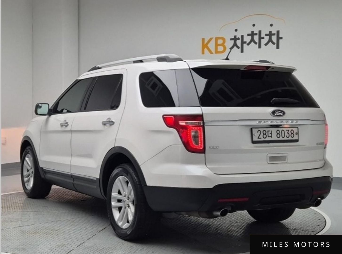 Ford Explorer 2014 — миниатюра 2