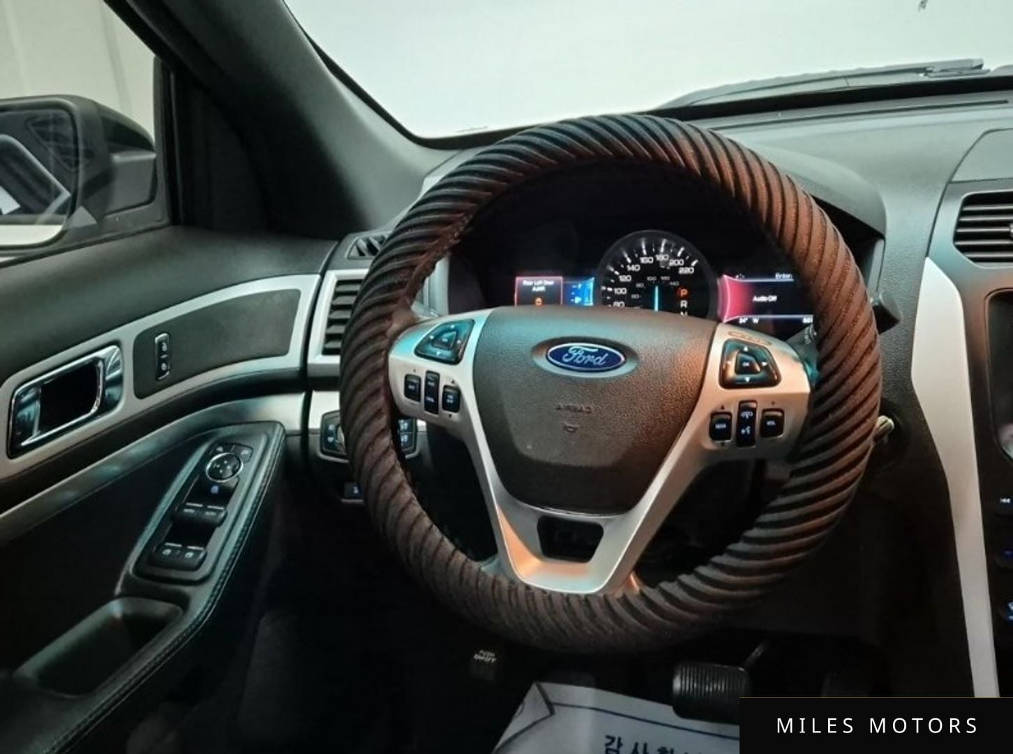 Ford Explorer 2014 — миниатюра 9