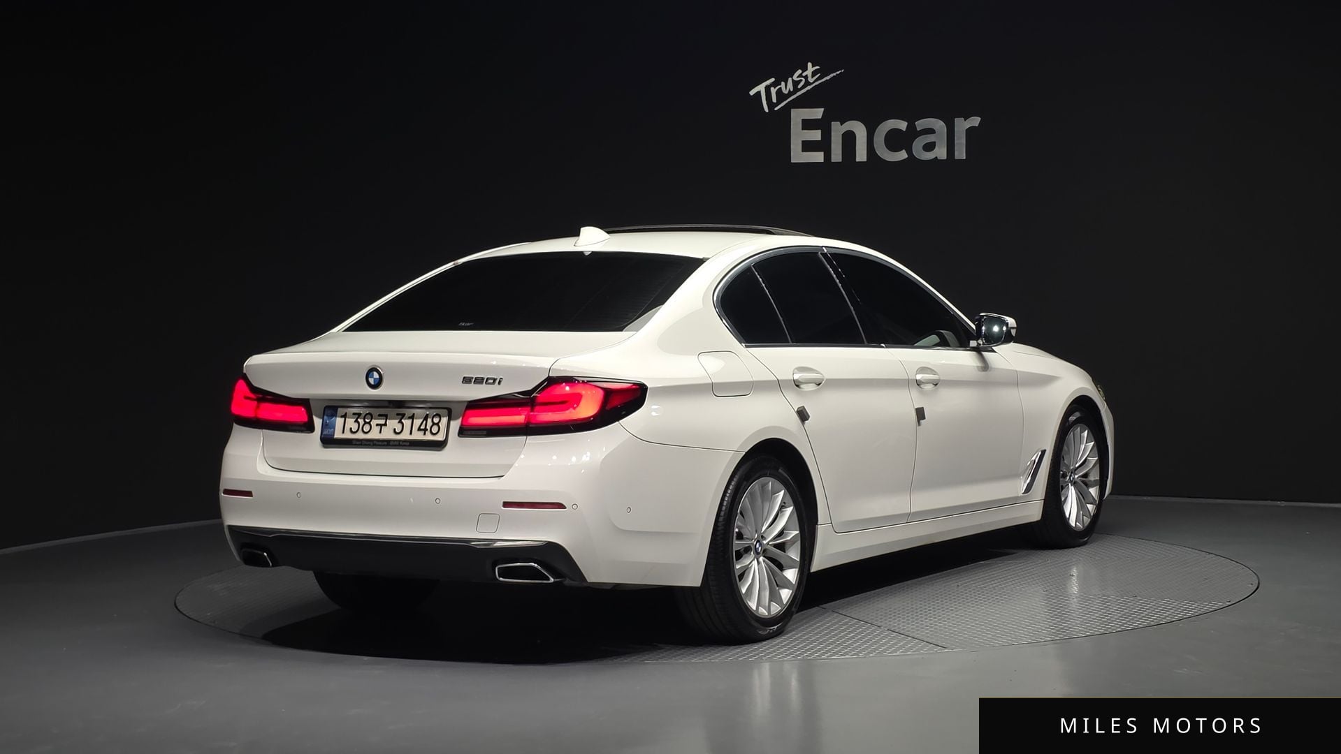 BMW 5 Series (G30) 2022 — миниатюра 2
