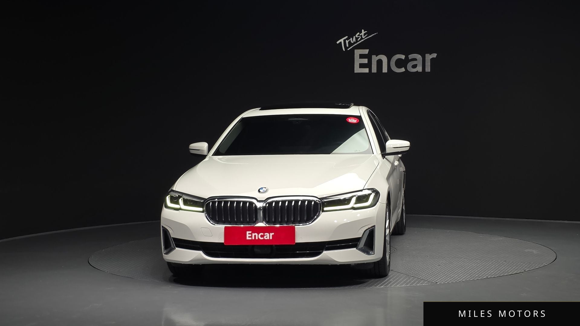 BMW 5 Series (G30) 2022 — миниатюра 3