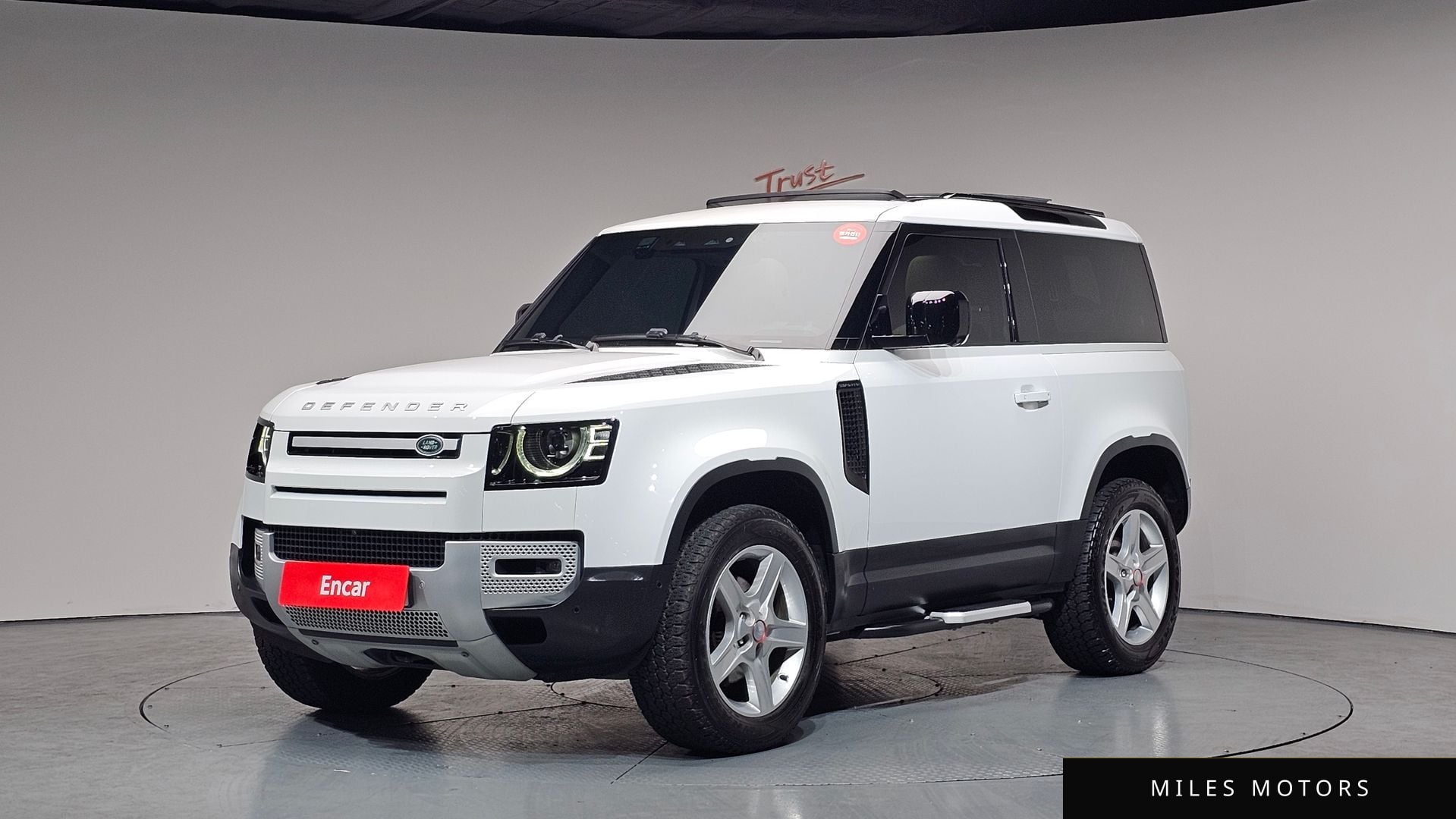 Land Rover Defender 2022 — фото 1 из 12