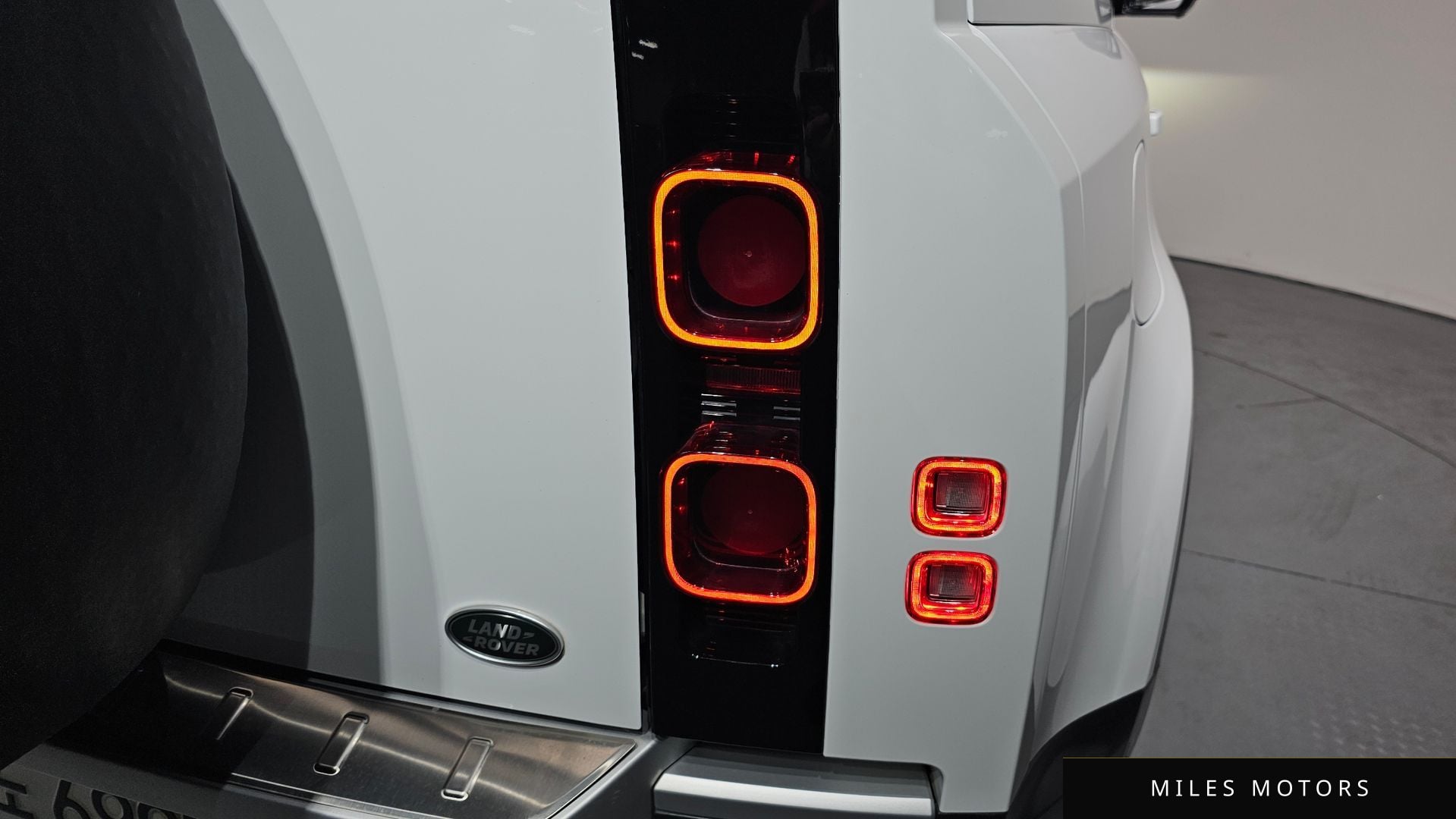 Land Rover Defender 2022 — миниатюра 9