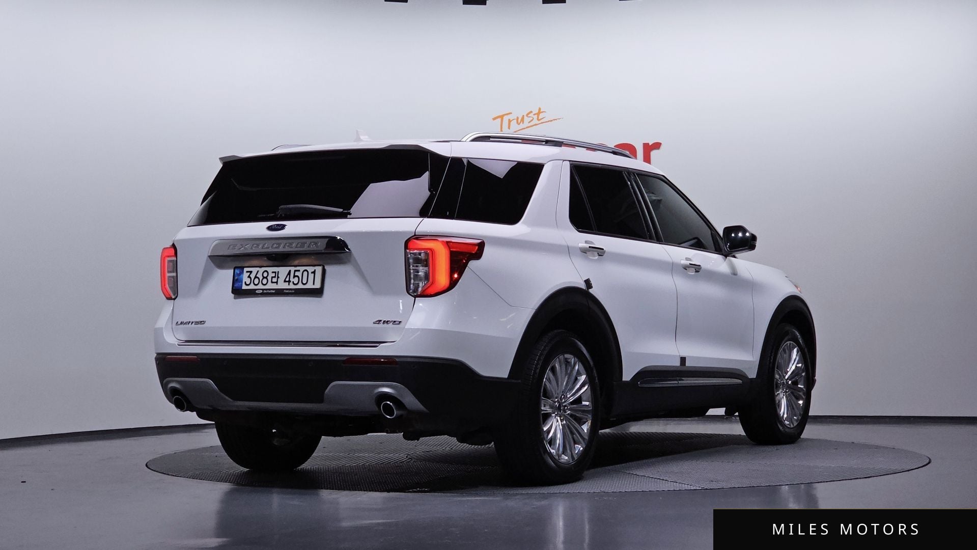 Ford Explorer 2021 — миниатюра 2