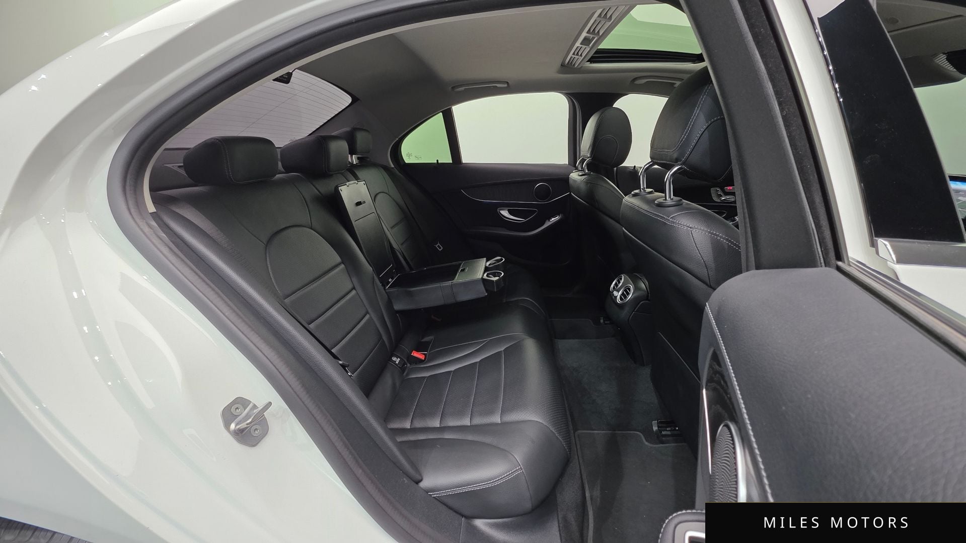 Mercedes-Benz C-Class W205 2019 — миниатюра 19