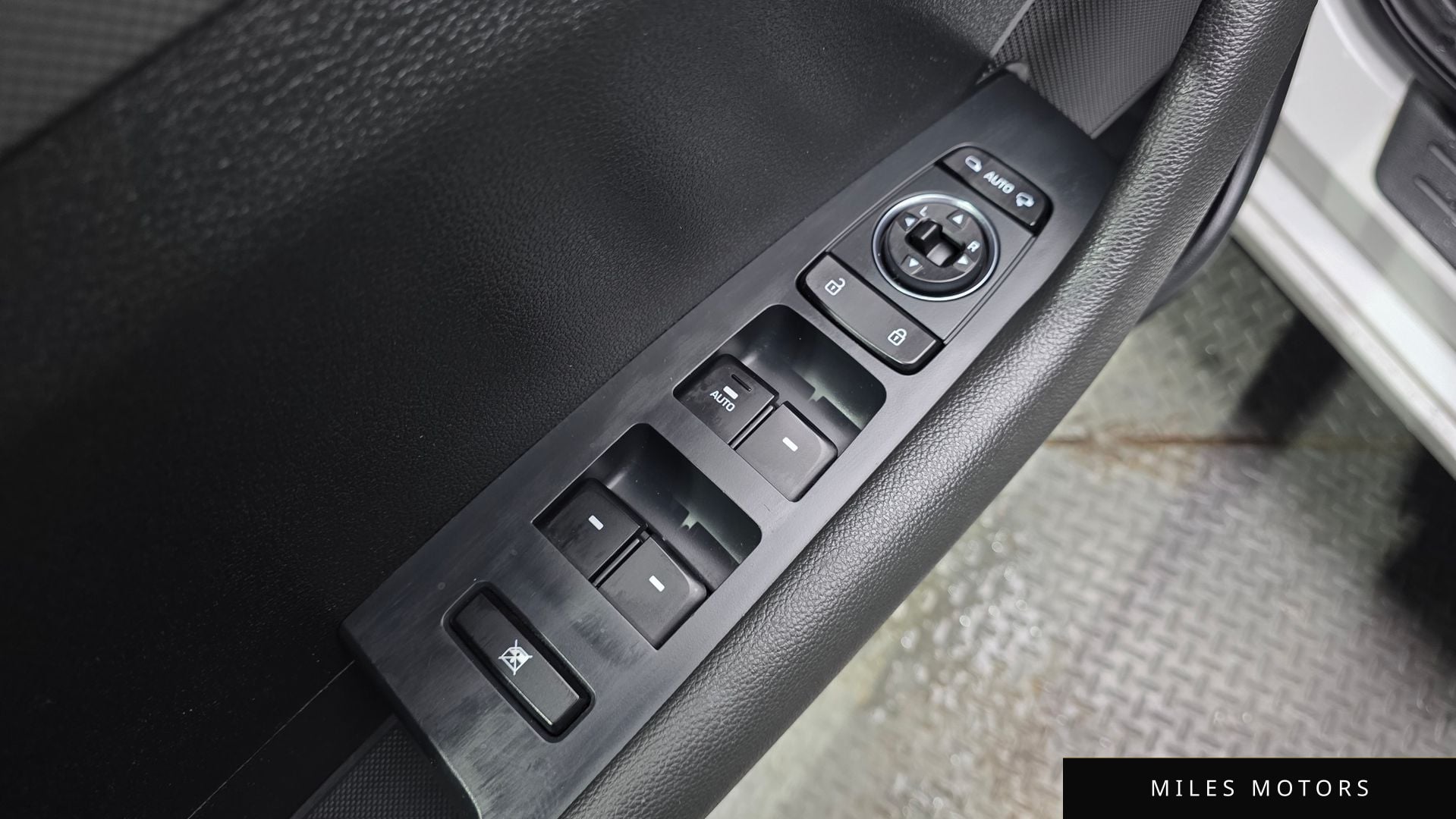Hyundai Sonata 2016 — миниатюра 28