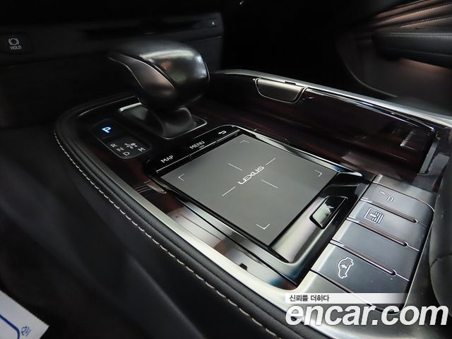 Лексус LS500 2018 — миниатюра 9