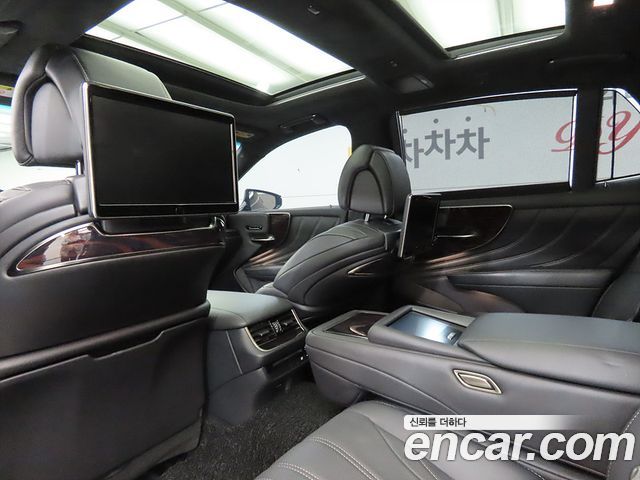 Лексус LS500 2018 — миниатюра 19