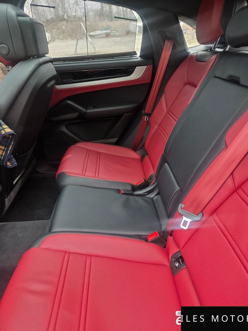 Porsche Cayenne 2025 — миниатюра 6