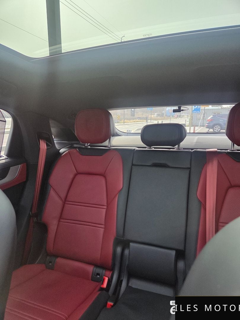Porsche Cayenne 2025 — миниатюра 9