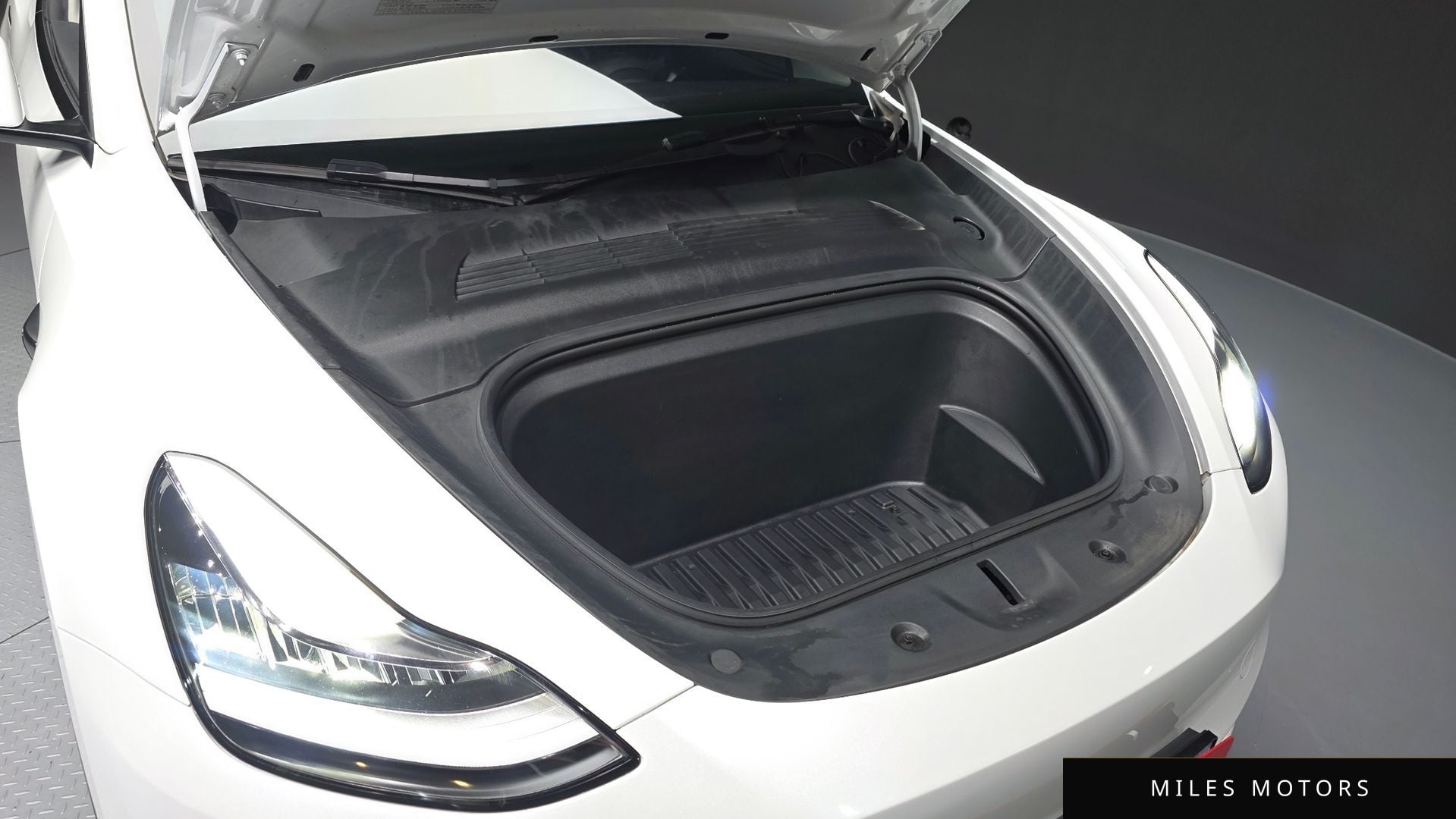 Tesla Model Y 2021 — миниатюра 6