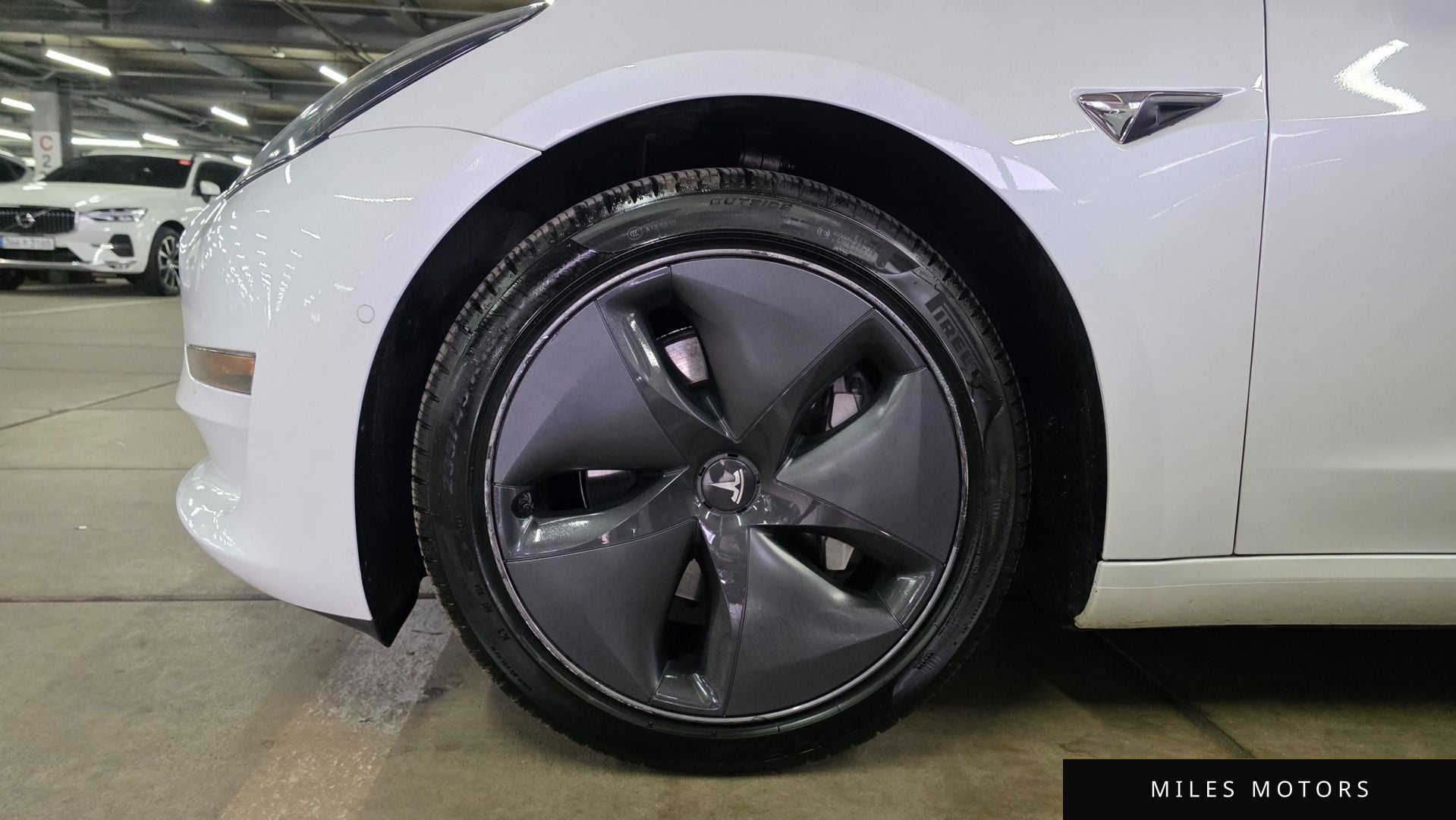 Tesla 모델 3 2020 — миниатюра 12