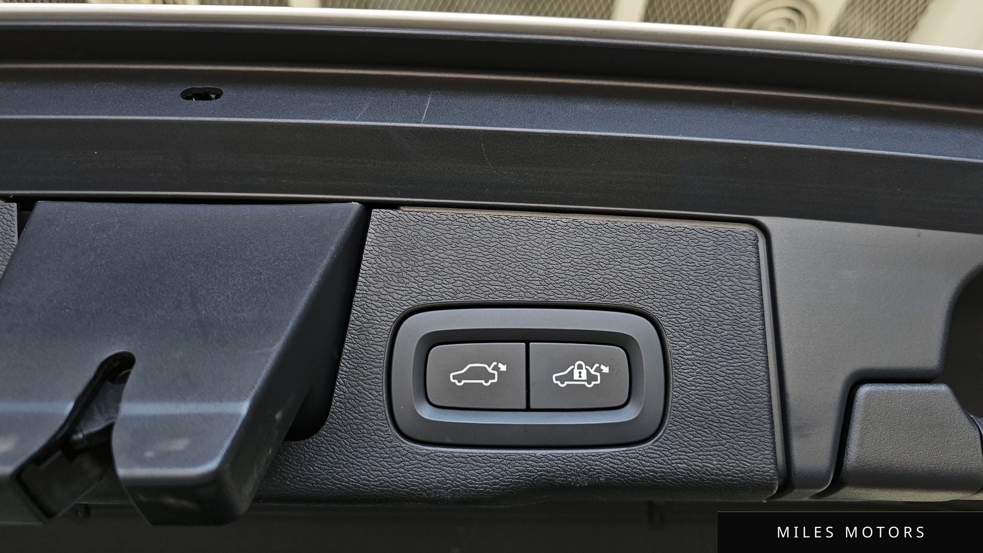 Volvo XC60 2021 — миниатюра 16