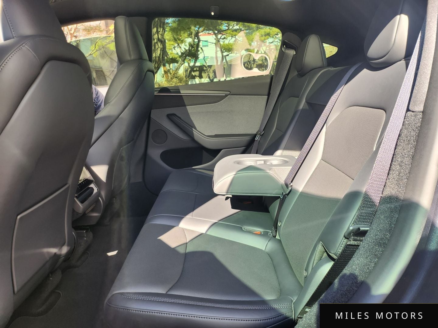 Tesla Model Y 2026 — миниатюра 8