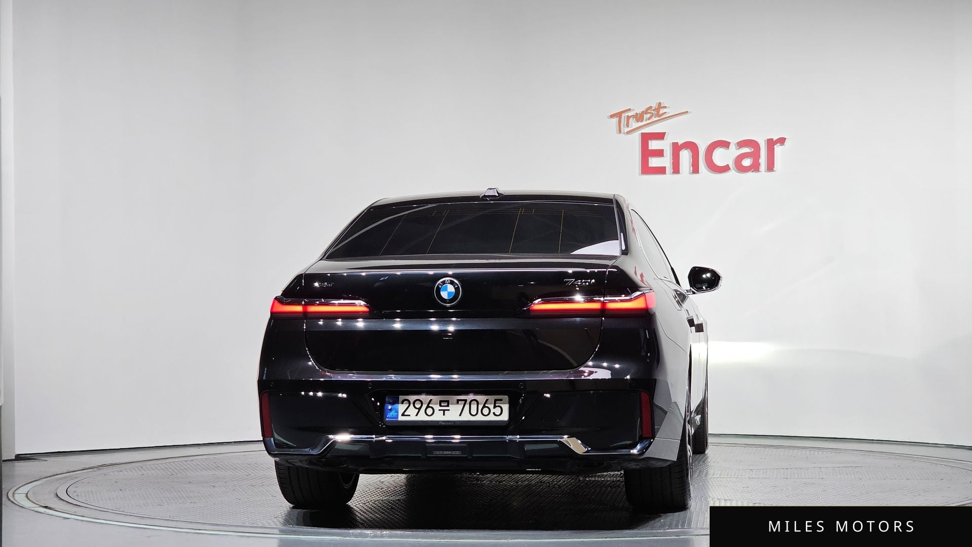 BMW 7 Series (G70) 2024 — миниатюра 4