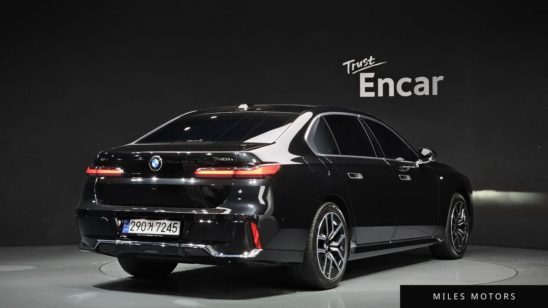 BMW 7 Series (G70) 2024 — миниатюра 2