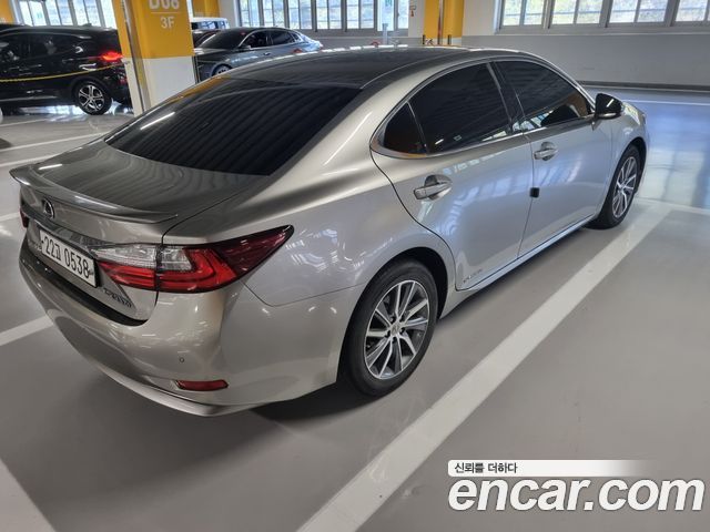 Лексус ES300h 2016 — миниатюра 6