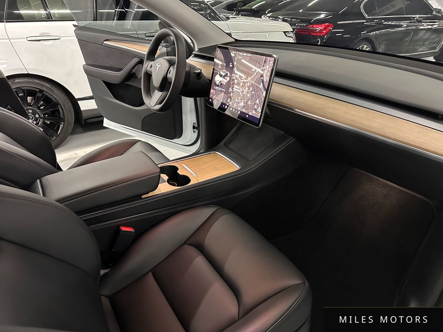 Tesla 모델 Y 2023 — миниатюра 12