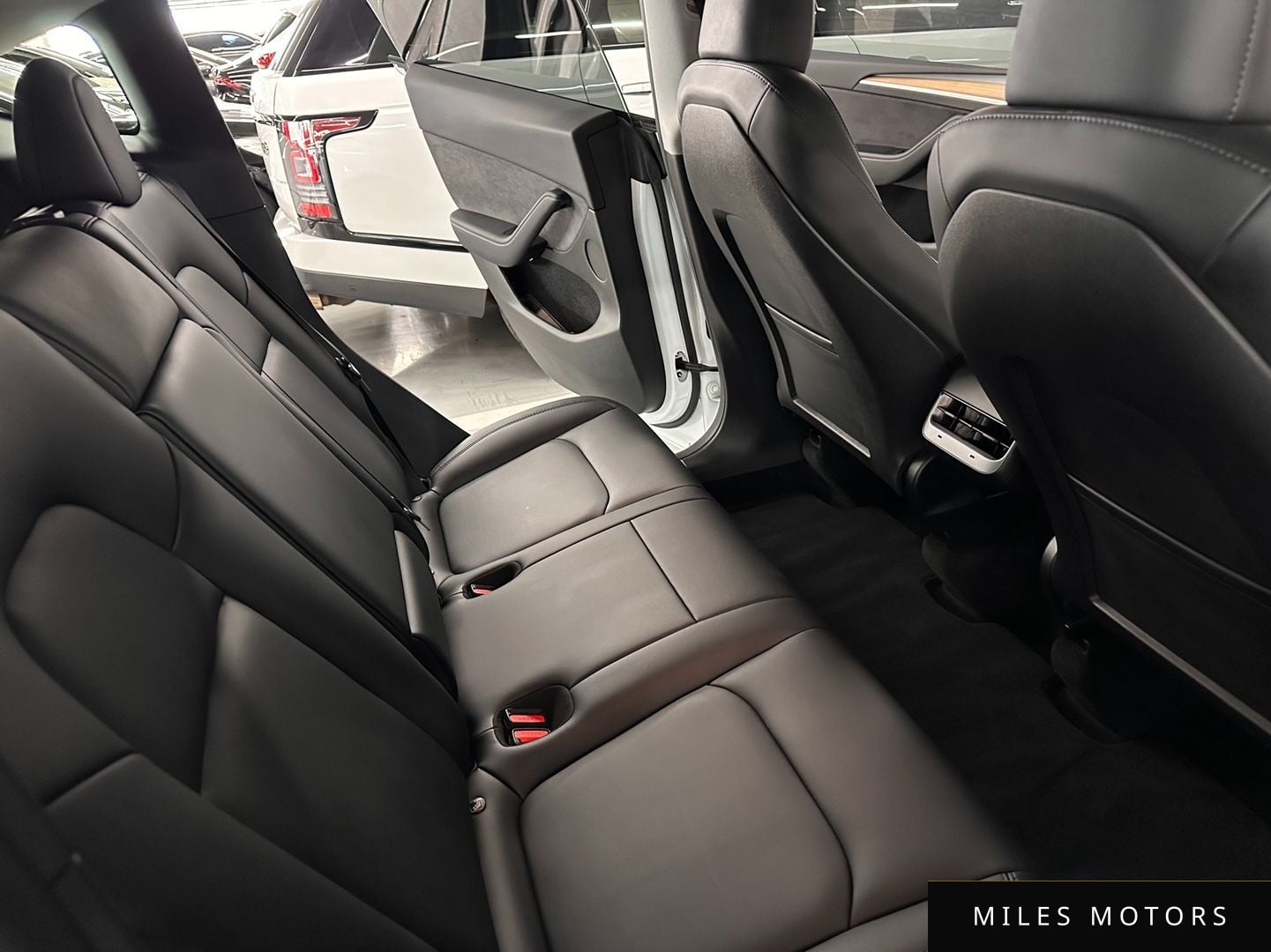 Tesla 모델 Y 2023 — миниатюра 14