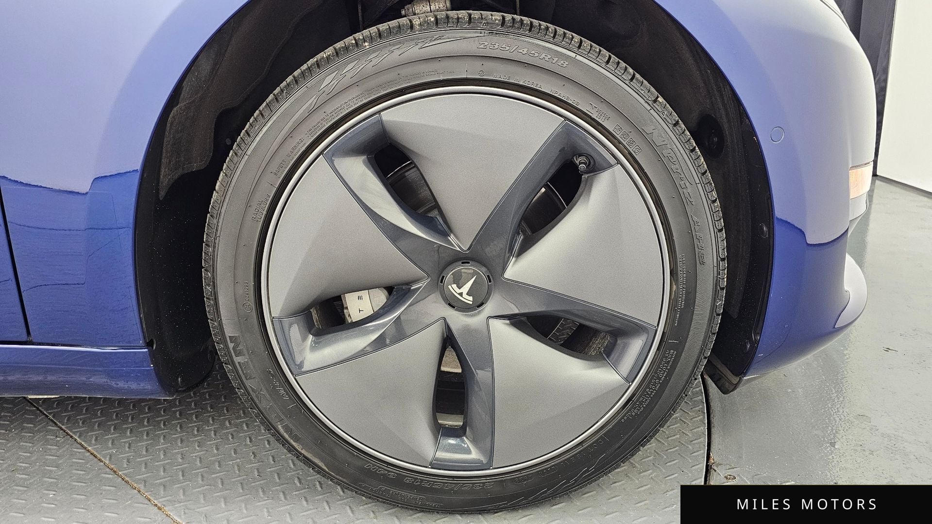 Tesla 모델 3 2020 — миниатюра 5
