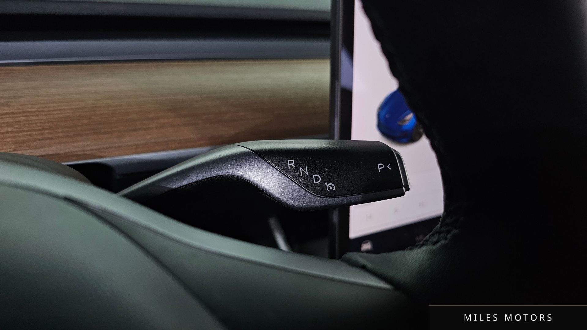 Tesla 모델 3 2020 — миниатюра 12