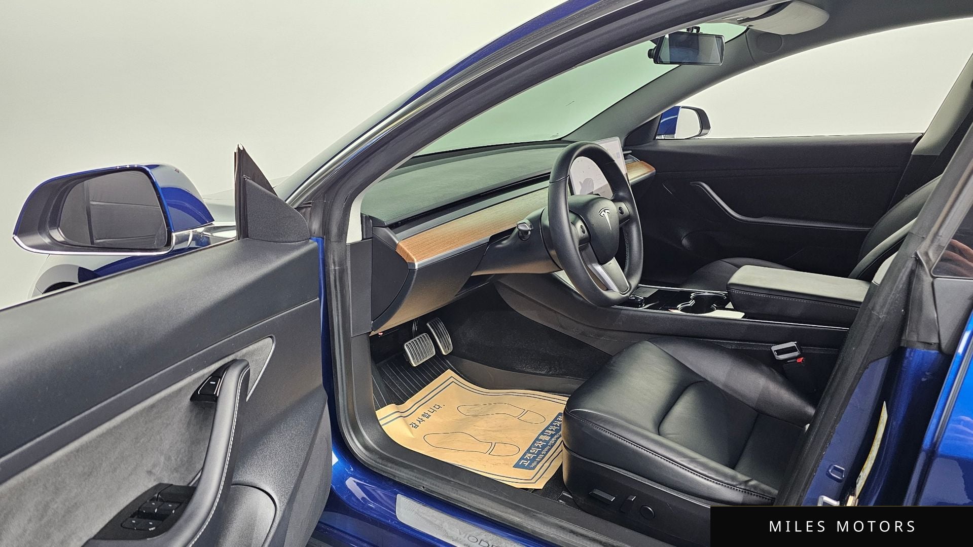 Tesla 모델 3 2020 — миниатюра 13